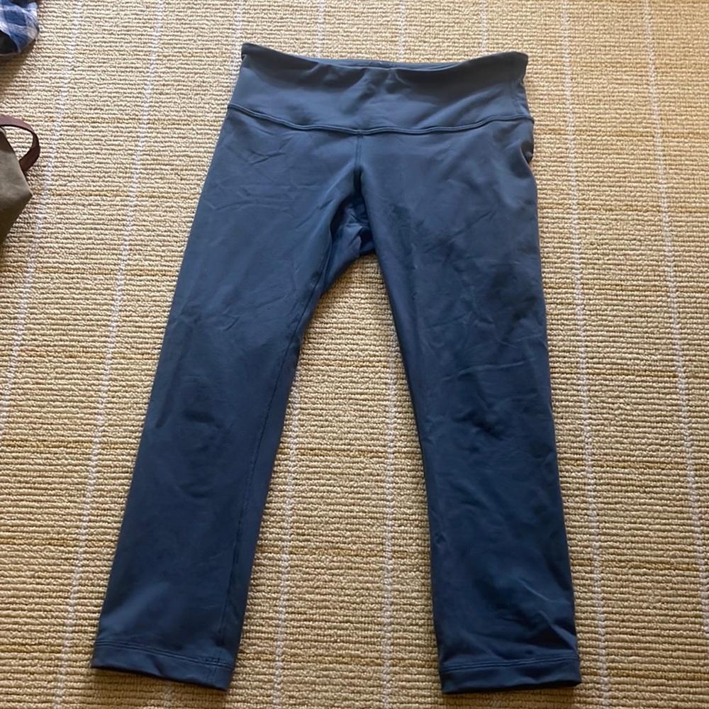 blue lululemon leggings size 6. 23”